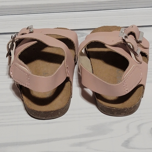 0-3M Old Navy, NWOT, cream beige sandals. - Picture 5 of 6